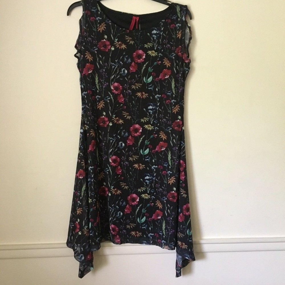 Love Scarlet Black floral print PETITE MEDIUM DRESS. NWT. NWT!